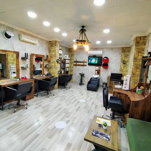 Saloon özenen bay bayan kuaför