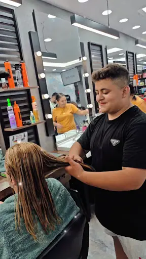 Oscar Friseur side 3
