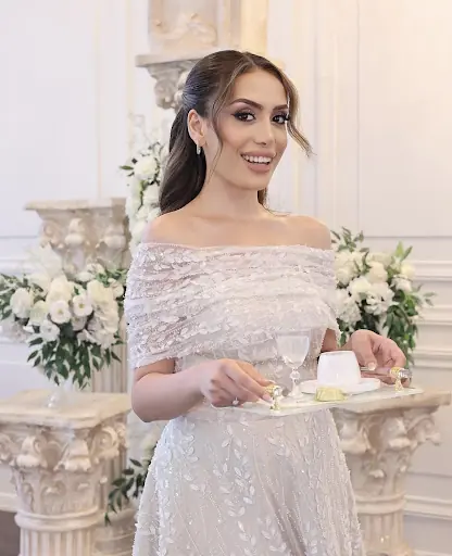 Sibel Can Aydemir Hair makeup Studio