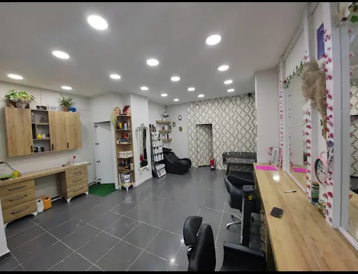 T.Ş NoRa GüZeLLiK SaLoNu Bayan Kuaförü
