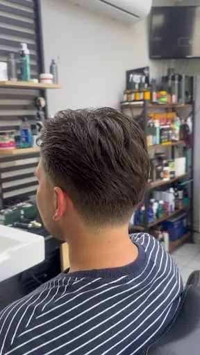 Saloon Emre Erkek Kuaförü 3