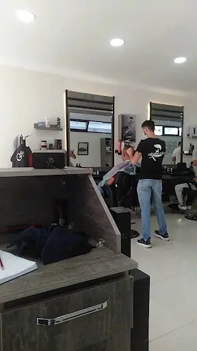 Abdullah Ayaz Erkek ve Çocuk Kuaförü 3