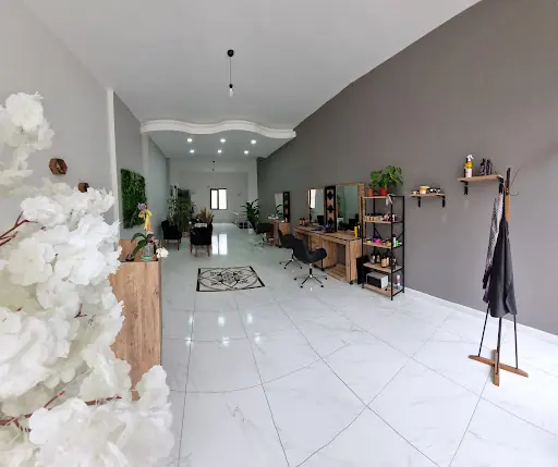 Kübra Kabil Saç Tasarım ve Güzellik Salonu