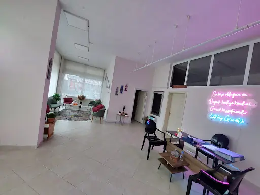 ESTELAY GÜZELLİK MERKEZİ 4