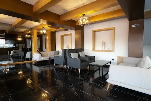 Karpalas City Hotel & Spa 4