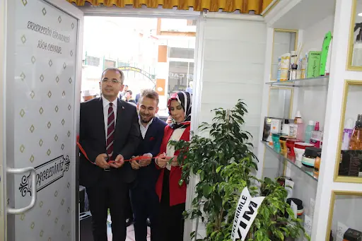 ÇAĞLAYAN KUAFÖR TASARIM GÜZELLİK TOSYA 3