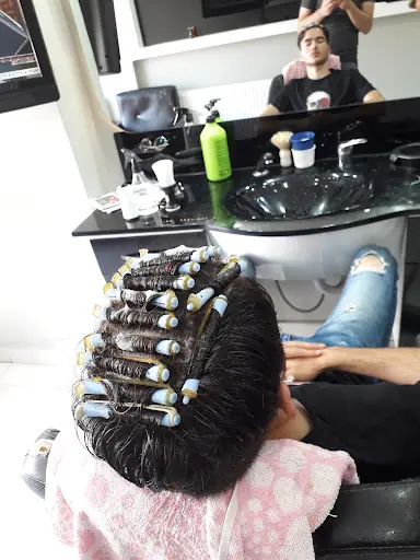 Moda Saç Erkek Kuaförü 2