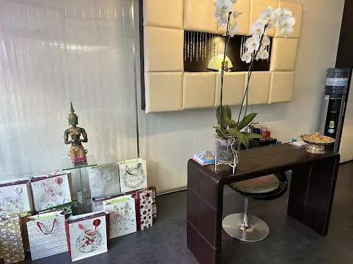 Wellness Lounge Massage und Waxing 3