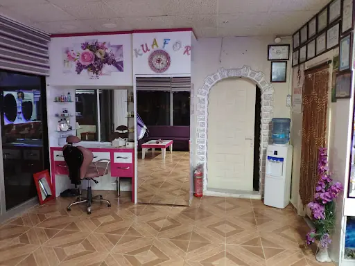 Ela Bayan Kuaförü 2