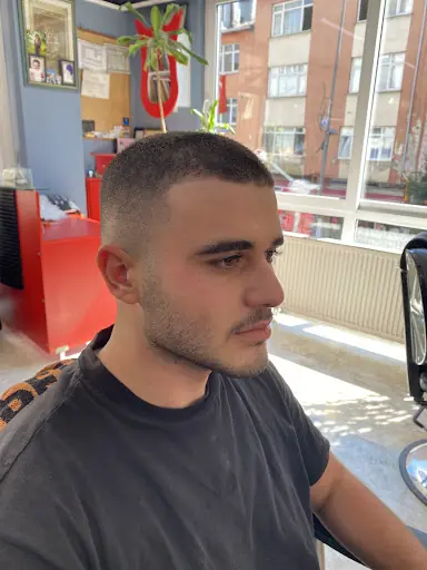 Mert Erkek Kuaförü 4