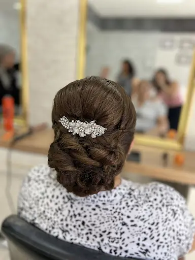 Kuaför Burcu Güzellik Merkezi 2