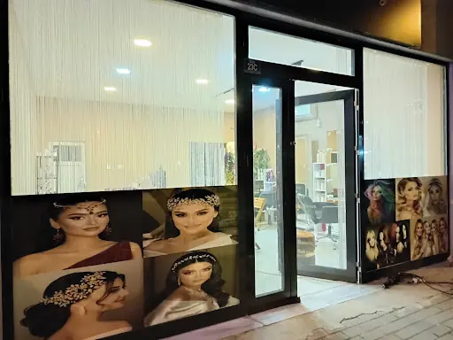 Emine Çiçek Hair Beauty 4