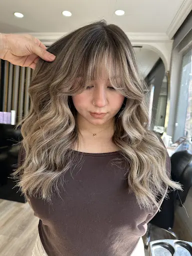 The moon hair studio 2