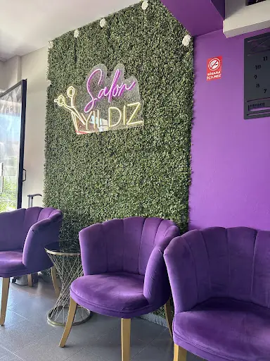 Salon Yıldız Bayraklı