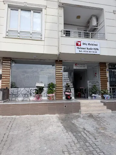 Diş Hekimi Mehmet Kadir Işık