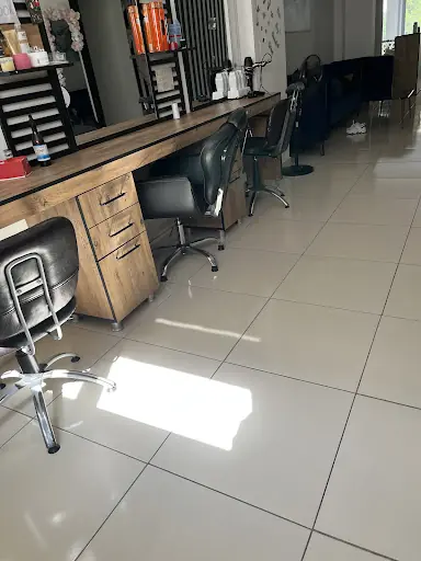 Çağrı Gelinlik Evi & Güzelik salonu 4