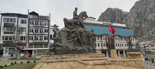 ÖVGÜ KUAFÖR 2