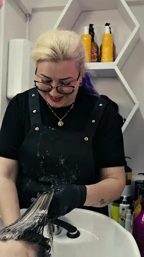 Neşeli Saçlar Bayan Kuaförü – Lazer Epilasyon, Sultangazi, İstanbul (3. fotoğraf)
