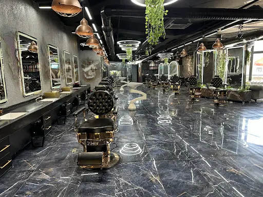Saloon HY