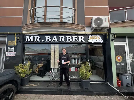 MR BARBER PRIVATE 4
