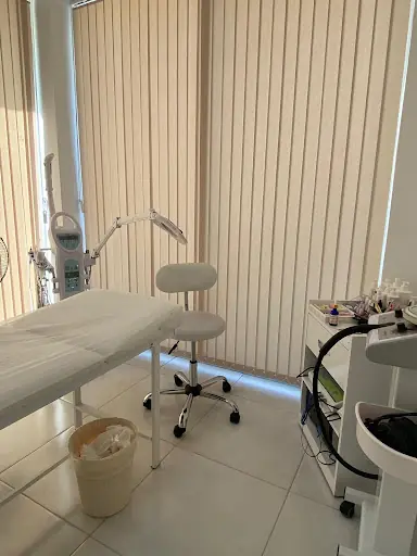 SALON İREM GÜZELLİK MERKEZİ 4