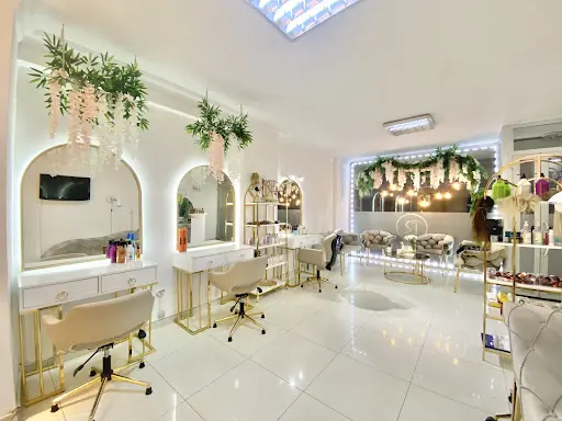 F&R Beauty House 2
