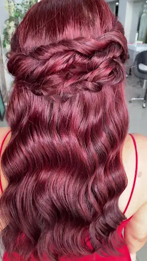 Yılmaz İpek Hair & Makeup Studio 4