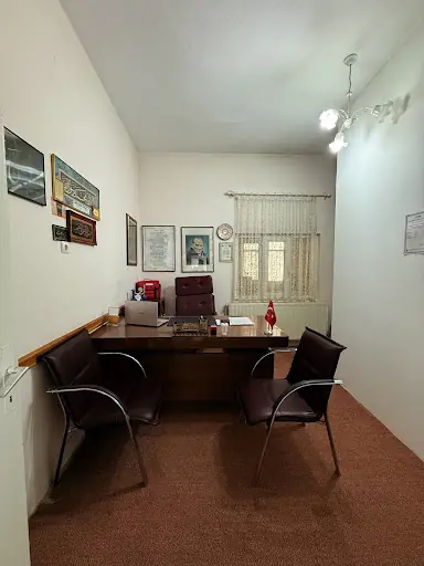 Diş Hekimi Beyzanur Baydemir Diş Kliniği 3