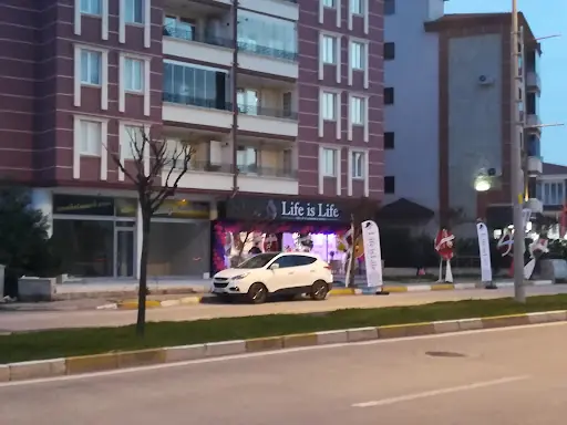 Life is Life Güzellik Merkezi