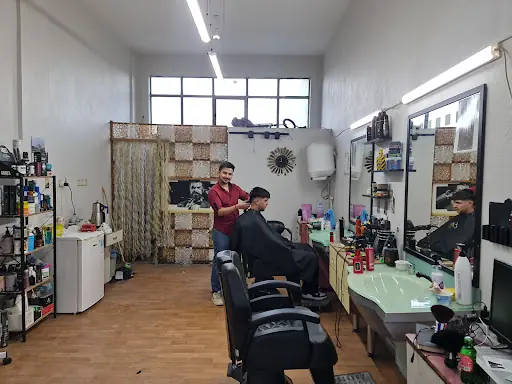Esentürk Erkek Kuaför Salonu 2