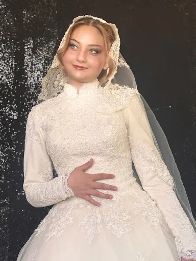 Azimet bayan kuaförü