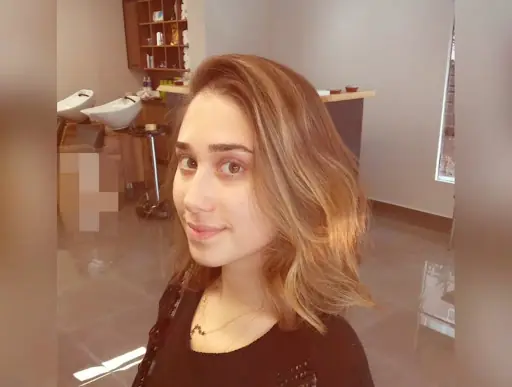 Muharrem Durdu - Woman Coiffeur 3