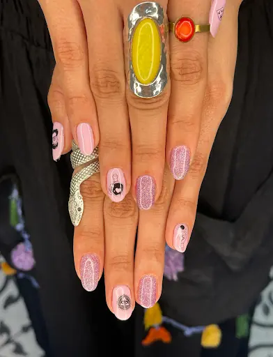 Grand Massage & Beauty – Tırnak / Nail Studio, İstanbul (4. fotoğraf)