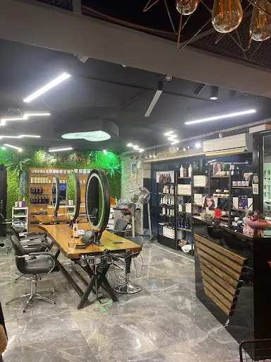 Gloss Kuafor & Güzellik 2