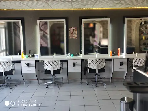 Efe Kuaför Güzellik Salonu 3