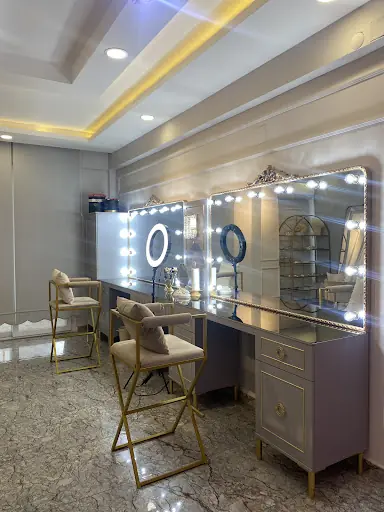 Kübra Erdem Makeup Studio 2