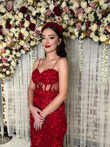BURCU ŞANLI VIP HAİR MAKEUP STUDİO Gelin,Kına,Nişan,Söz Başı Saçı Türbanı Makyajı 2