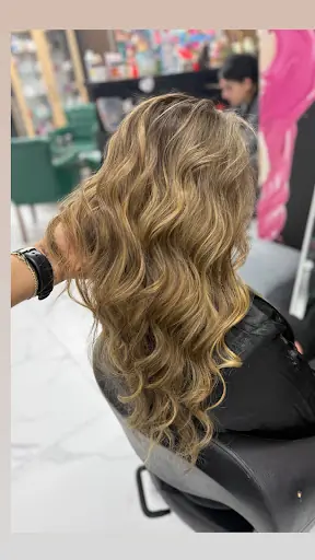 Nurcan Bayan Kuaför ve Güzellik Salonu 2