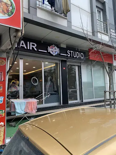 B&Y HAIR STUDIO 3