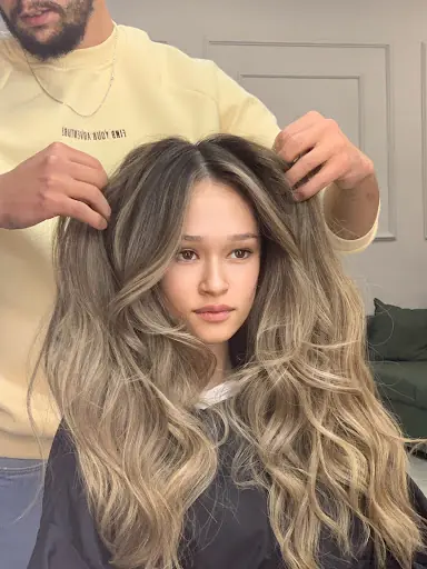 SALON AURA 3
