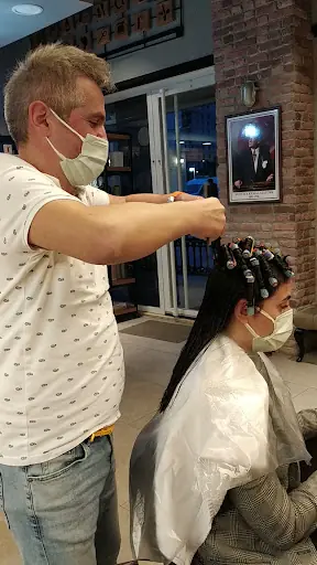 Q Hair Salon Coiffeur 3