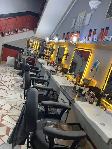 Tıraşhane Şahin Erkek Bakım Merkezi 3