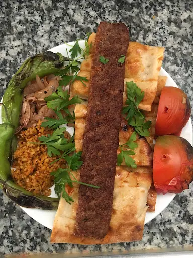 Ustam Kebab Salonu 3