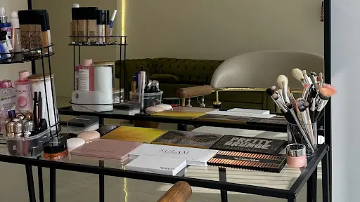 Emine Yıldızhan Makeup Studio 4