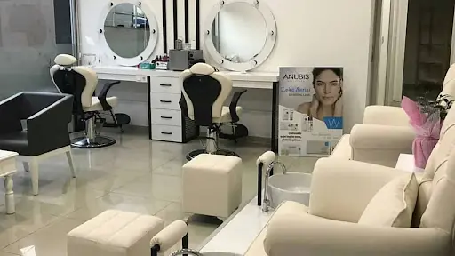 Asu güzellik salonu – Tırnak / Nail Studio, İstanbul