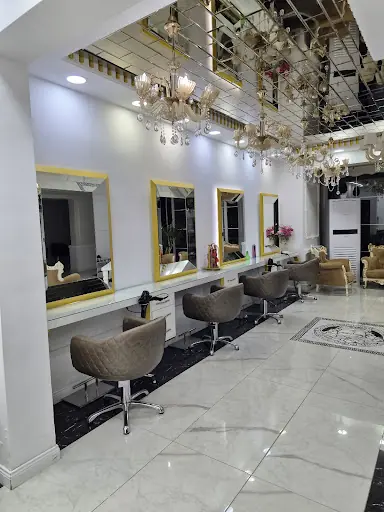 Saliha Güler Hair Designer & Make Up 4