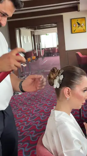 Gloss Hair 3
