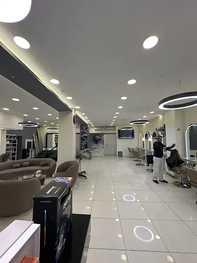 Orhan Açıkgöz Hair Salon 2
