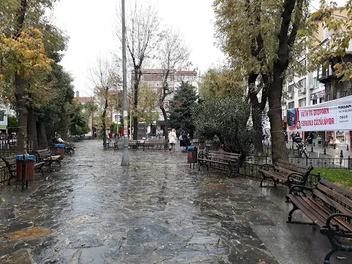 Büyük Saray Meydan Parkı