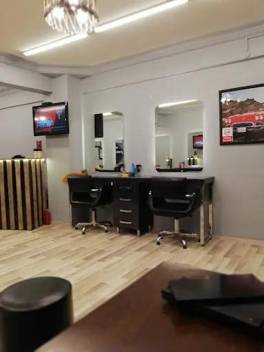 Stella Saç Tasarim – Tırnak / Nail Studio, Bahçelievler, İstanbul (4. fotoğraf)